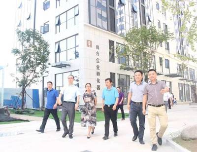 鄭州市商務(wù)局副局長曹宏偉一行蒞臨園區(qū)考察調(diào)研，共促鄭州軟件開發(fā)產(chǎn)業(yè)創(chuàng)新發(fā)展